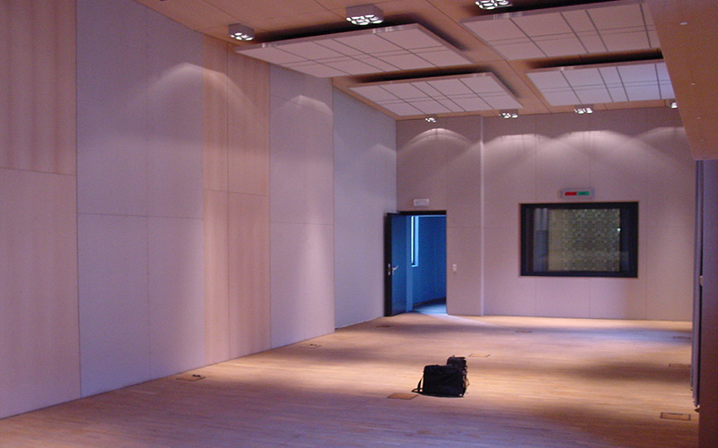 Acoustical Behaviour of Recording Studio