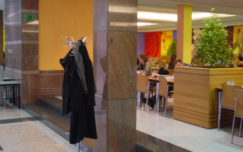 Integration of Restaurant in Office Building